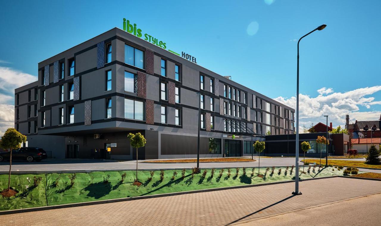 Ibis Styles Nowy Targ Hotel Exterior foto